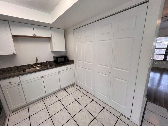 Foto del edificio - 2773 Cypress Dr