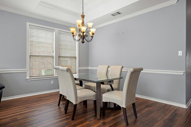 Building Photo - 123 Justin Leonard Dr