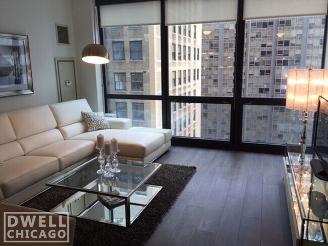 Foto del edificio - 77 E Lake St