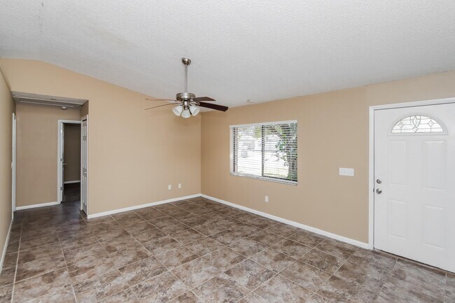Foto del edificio - 1075 Elmsford St NW