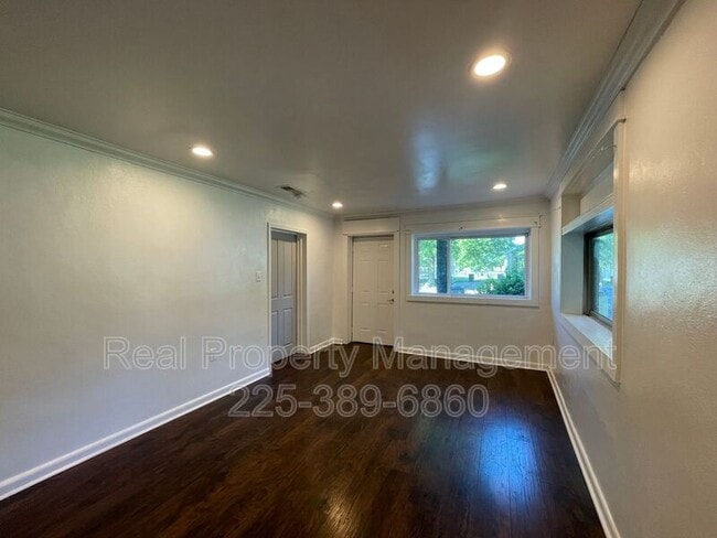 Foto del edificio - 9642 Lewis St