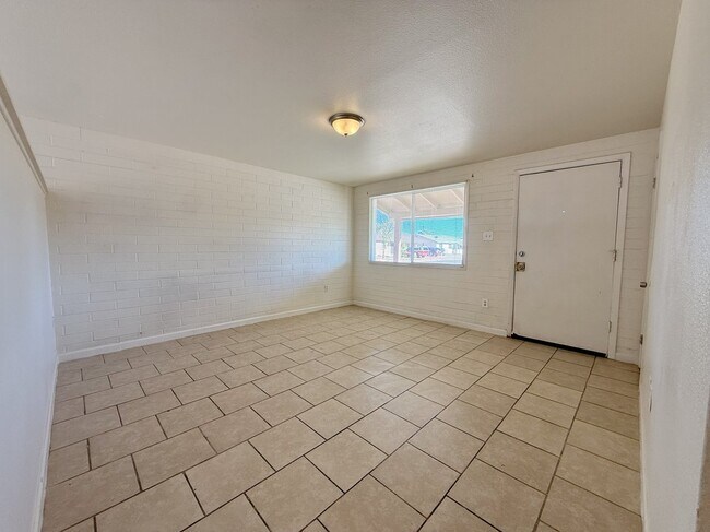 Foto del edificio - Updated 3-Bed, 2-Bath Home with New Kitchen