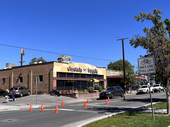 Foto del edificio - 1381 E Wilson Ave