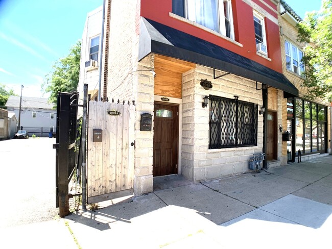 Building Photo - 4039 W Armitage Ave