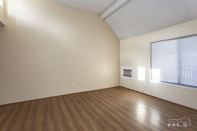 Building Photo - 1039 Baywood Dr