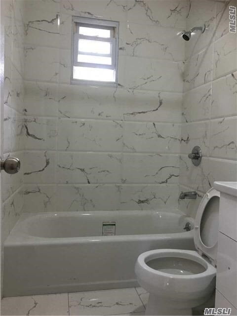 Foto del edificio - 158-31-158-78 78th Rd