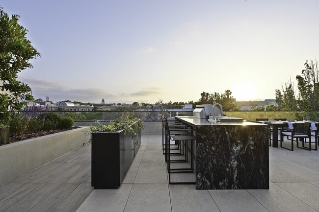 Building Photo - Palma North