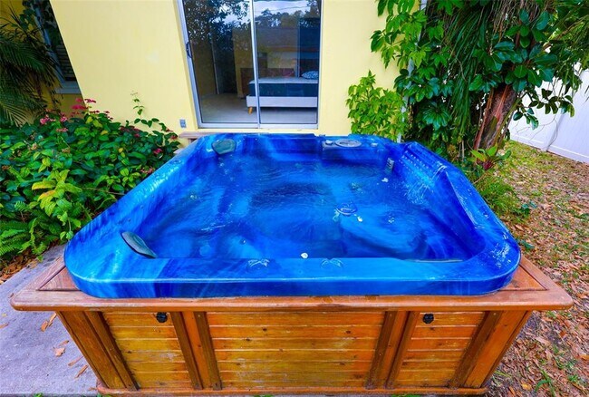 Building Photo - 1601 Palmwood Dr