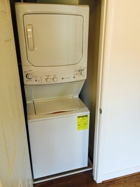 Building Photo - 3027 W Cary St