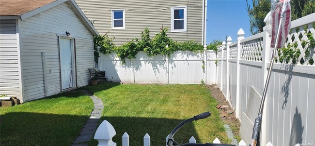 Building Photo - 605 Beach 69th St