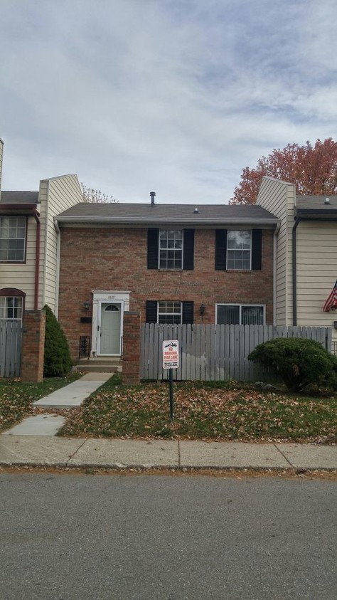Foto principal - 1825 Wellesley Commons