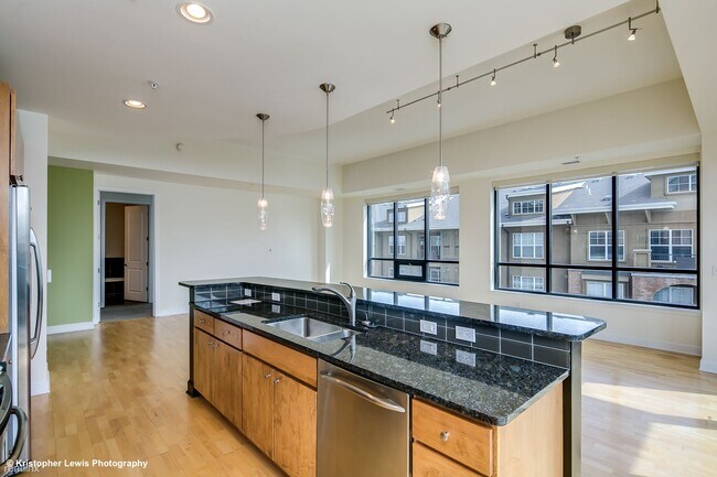 Building Photo - 2 br, 2 bath Condo - 1650 Fillmore Street 501