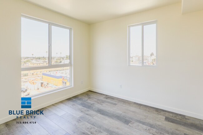 Foto del edificio - 4324 S Vermont Ave