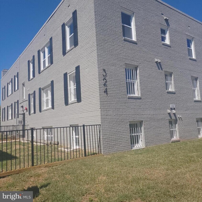 Primary Photo - 324 61st St NE