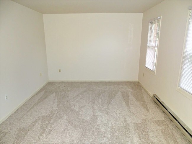 Building Photo - 251 Heatherwood Dr