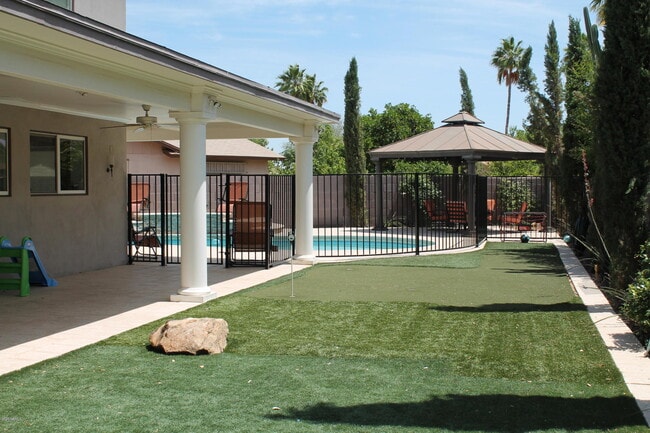 Building Photo - 1325 W Lobo Ave
