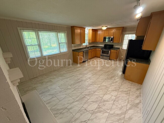 Foto del edificio - 2630 Farmbrook Rd