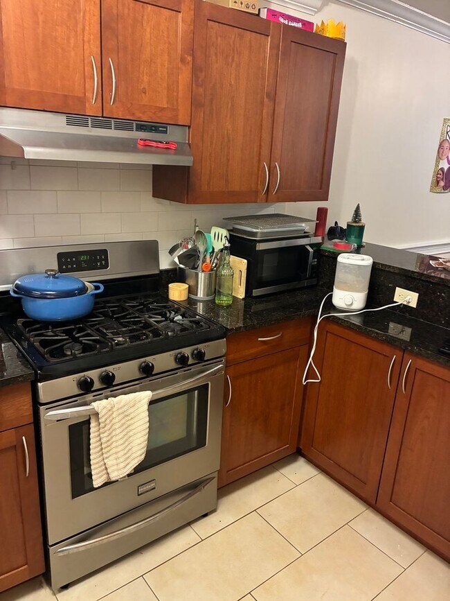 Building Photo - Great Deal on Allston 1bed / 1bath available 2/1/2026