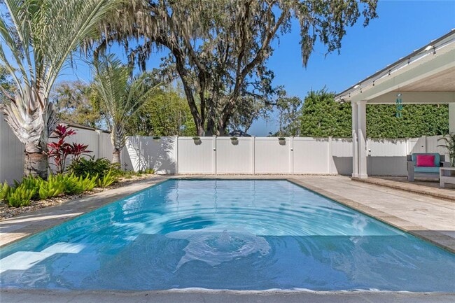 Foto del edificio - 1661 Hillcrest Ave