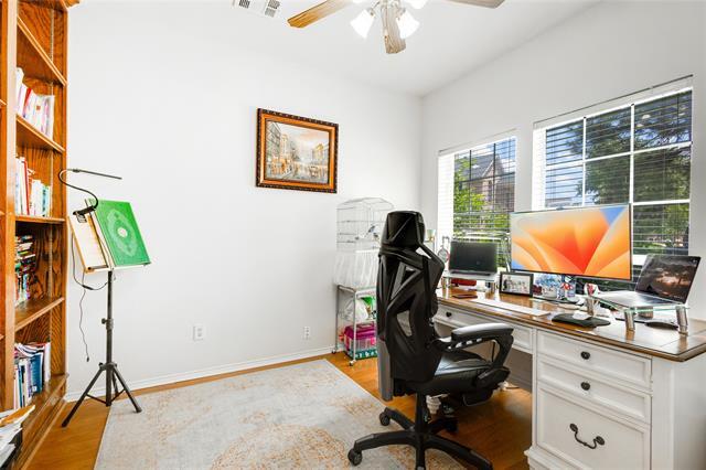 Foto del edificio - 2401 Brycewood Ln