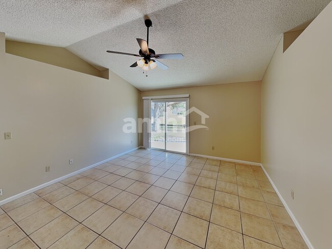 Foto del edificio - 2701 Cobblestone Forest Cir W