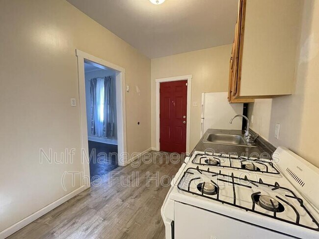 Foto del edificio - 507 Hemlock Way