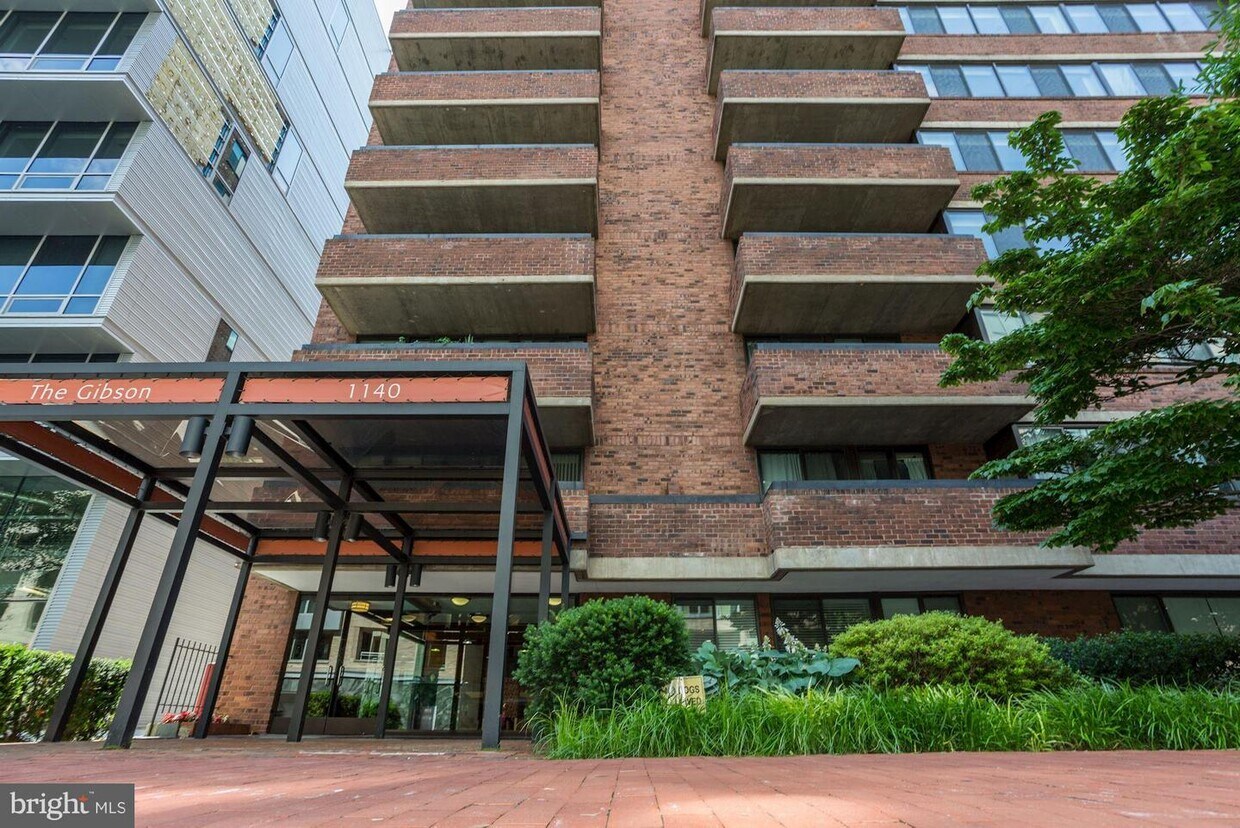 Foto principal - 1140 23rd St NW