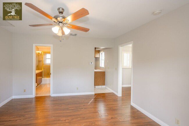 Building Photo - 194 Santa Anita Ct