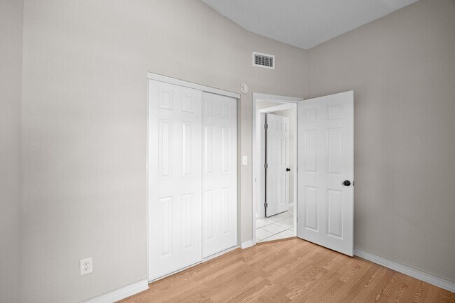 Foto del edificio - Modern Touches, Classic Charm—Your Bradenton Home Awaits