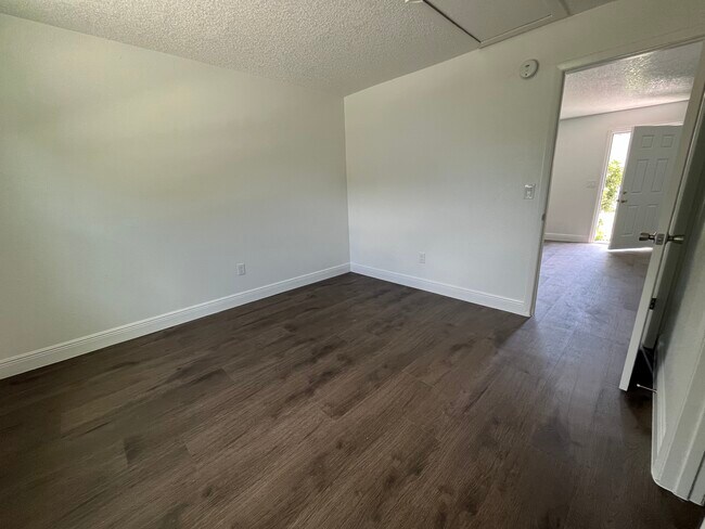 Foto del edificio - 2619 Kelly Ln