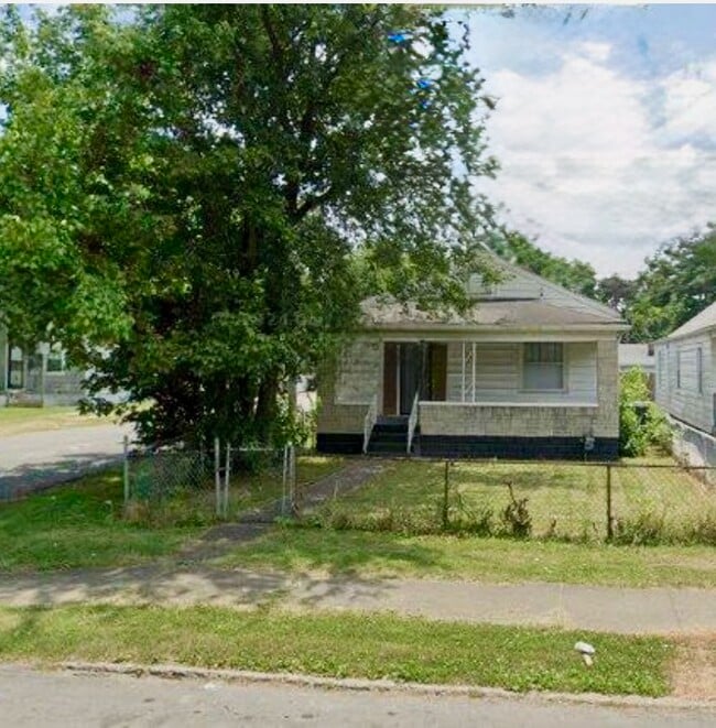 Building Photo - 900 Beecher St