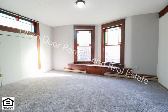 Building Photo - 109 S State St