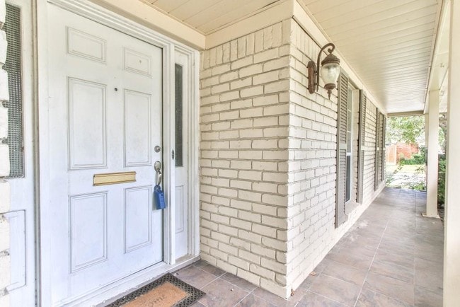 Building Photo - 3839 Sun Valley Dr
