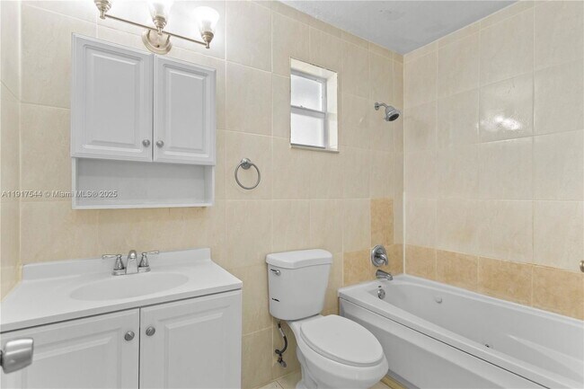 Building Photo - 1831 SW 97th Terrace