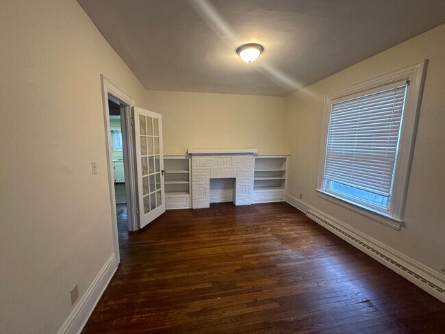 Building Photo - 3 Bedroom Home Available Soon