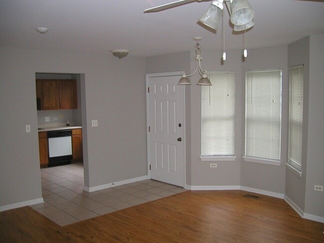 Photo - 2211 Waterleaf Ct (Naperville, IL) Townhome