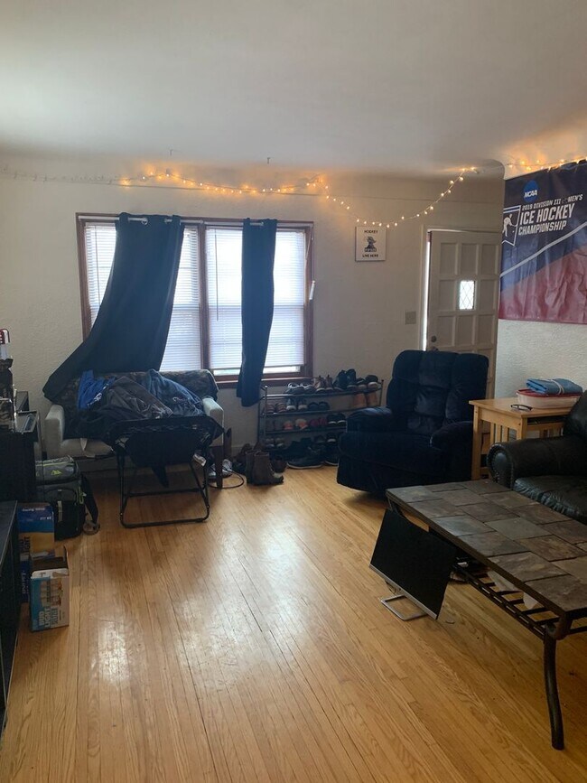 Foto del edificio - 865-SNELL