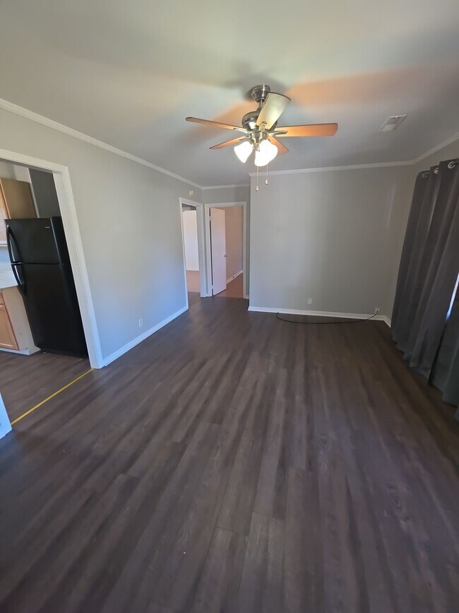 Foto del edificio - 117 Lynn Dr