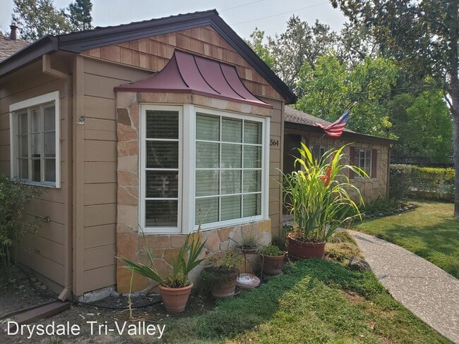 Building Photo - 4 br, 2.5 bath House - 1564 Avenida Nueva