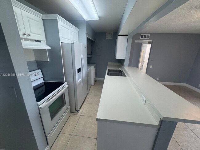 Foto del edificio - 4519 Treehouse Ln