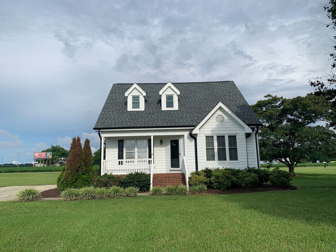 Foto principal - Pretty Home, Featuring 1st Floor Master Su...