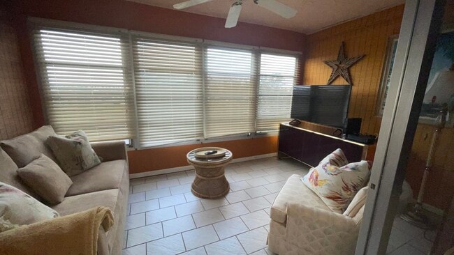 Building Photo - 14623 Bonaire Blvd