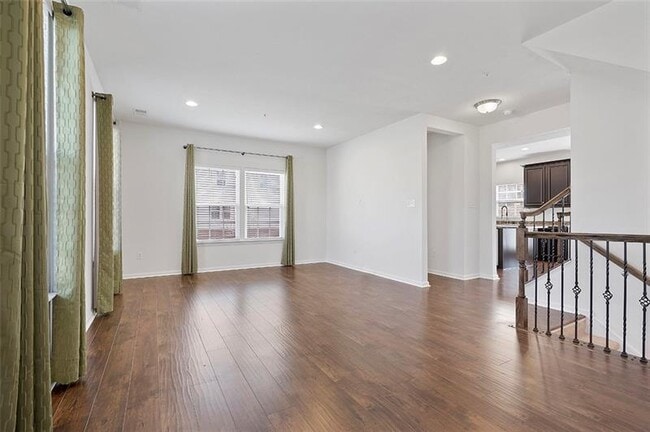Building Photo - 204 Noble Woods Dr