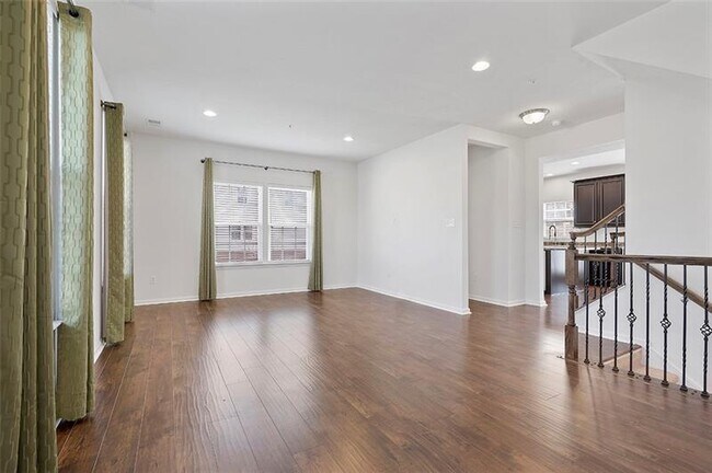 Foto del edificio - 204 Noble Woods Dr