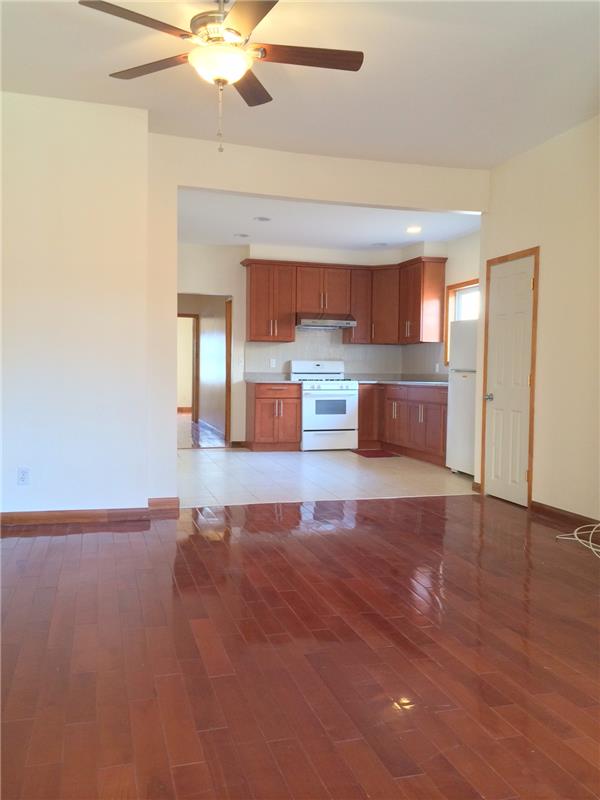 Primary Photo - 155 Bay 13Th St