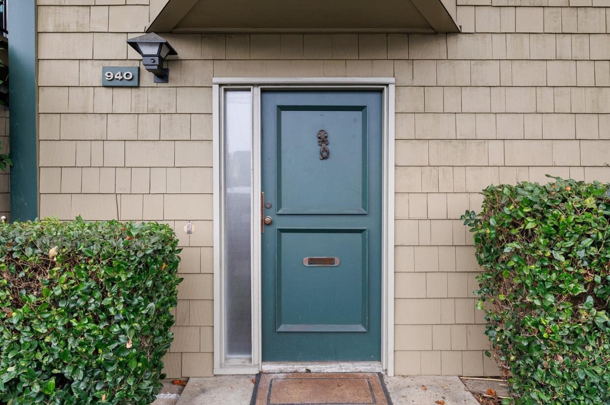Foto principal - 940 Peninsula Ave