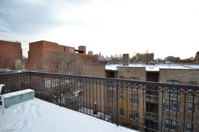 Foto del edificio - 532 W Fullerton Pkwy