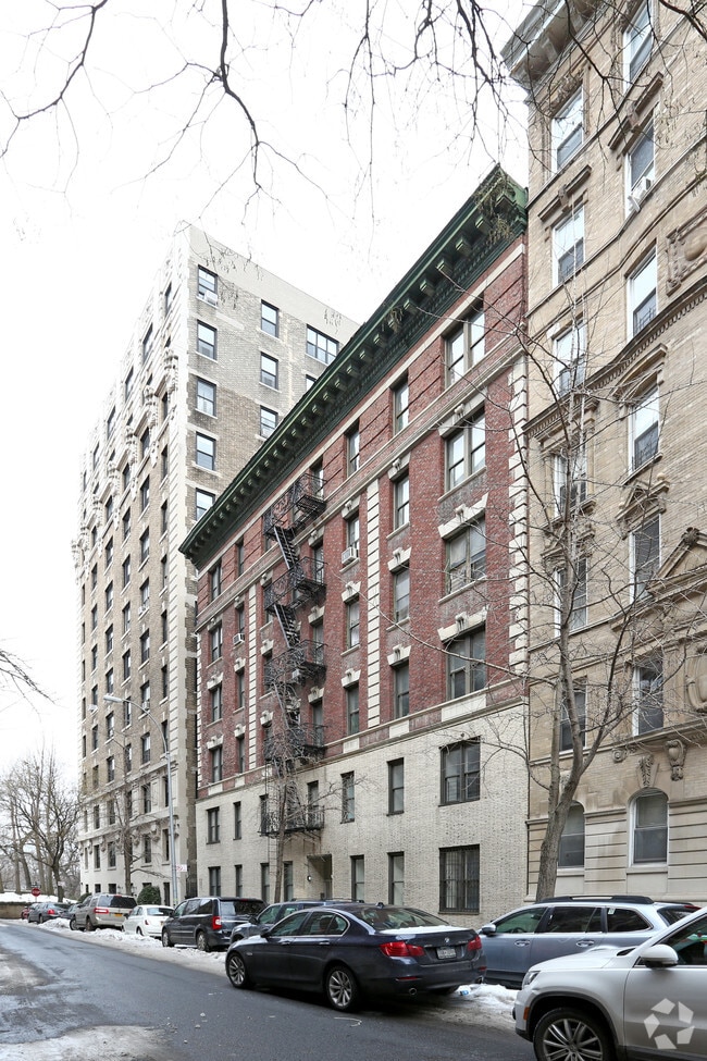 Building Photo - 325 W 93rd St