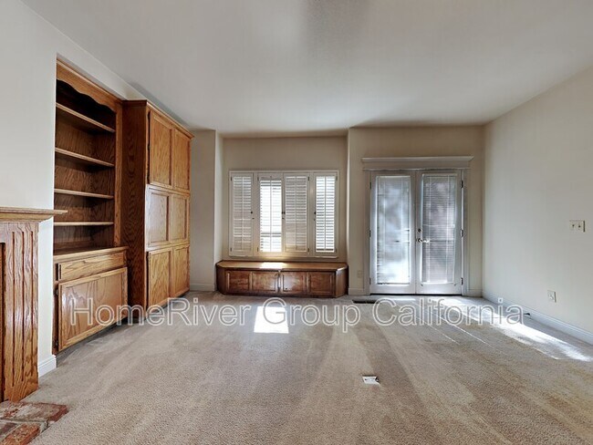 Foto del edificio - 5137 Sunrise Hills Dr