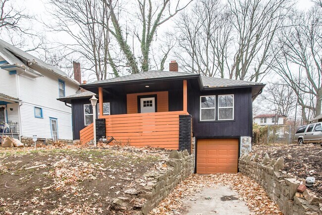 Building Photo - 5730 Brooklyn Ave - CUTE and updated home!